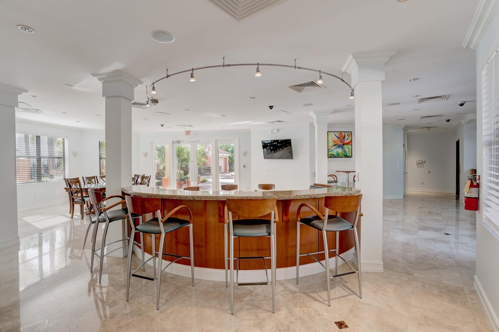 200 Uno Lago Drive - Photo 35