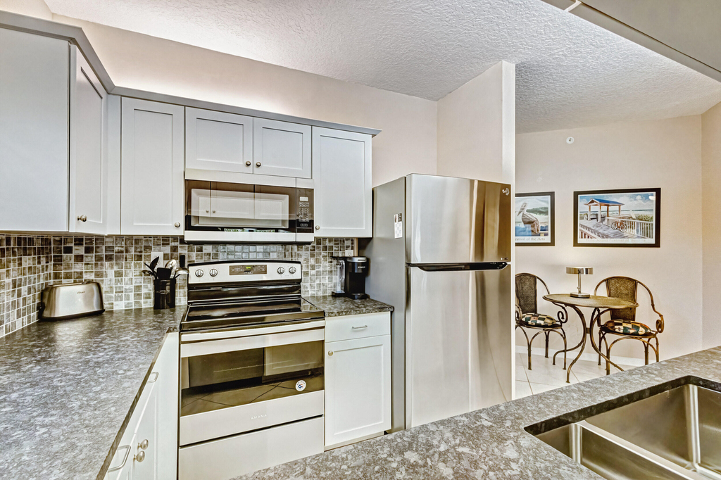 200 Uno Lago Drive - Photo 8