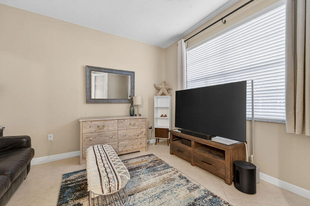11860 Valencia Gardens Avenue - Photo 22
