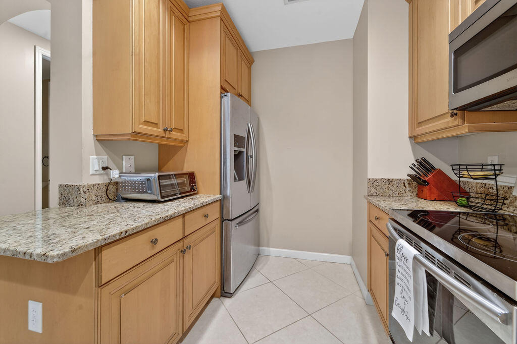 11860 Valencia Gardens Avenue - Photo 8