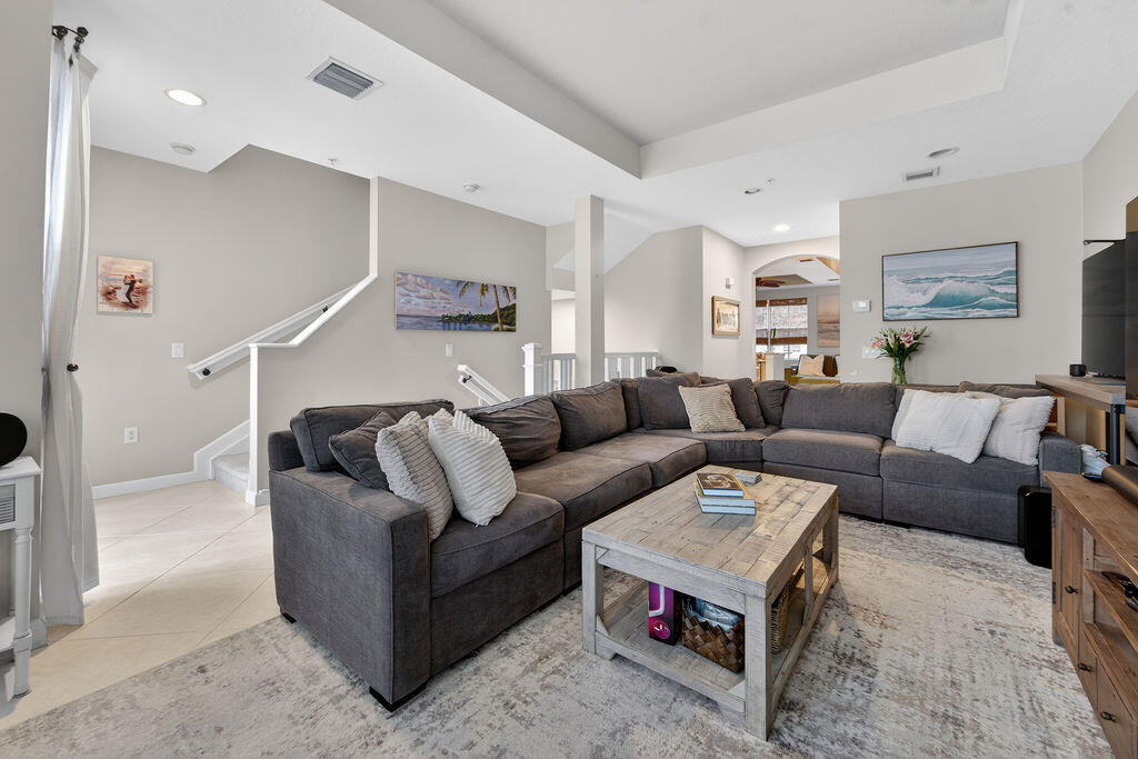 11860 Valencia Gardens Avenue - Photo 5