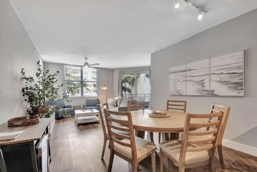 804 E Windward Way - Photo 22
