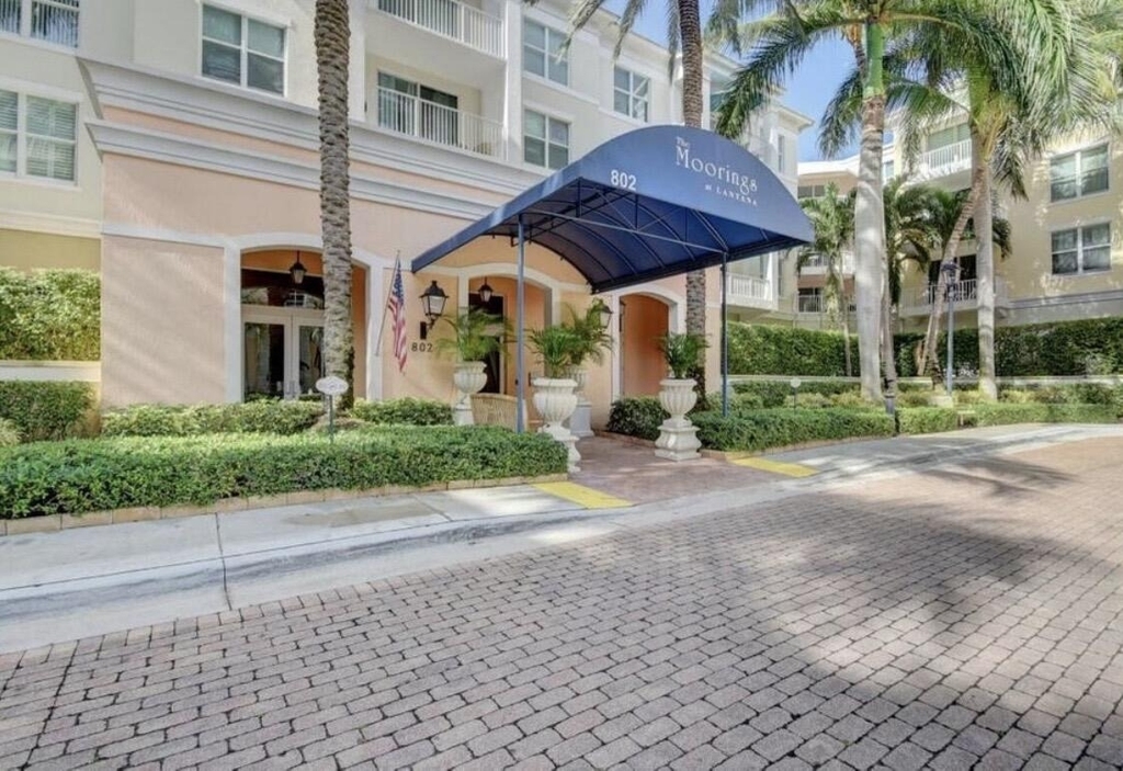 804 E Windward Way - Photo 3