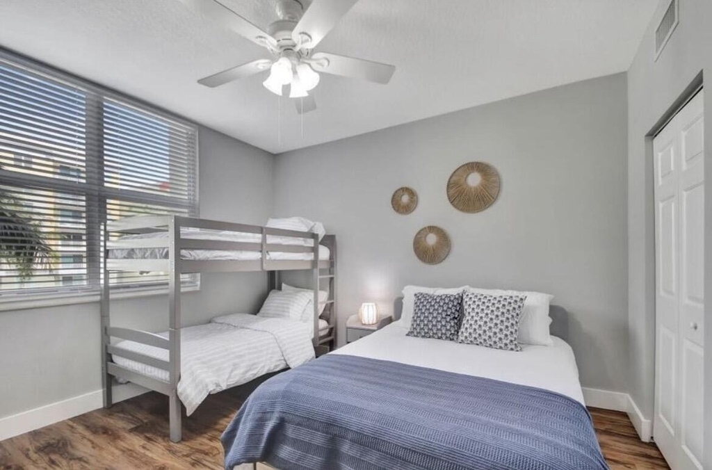 804 E Windward Way - Photo 9