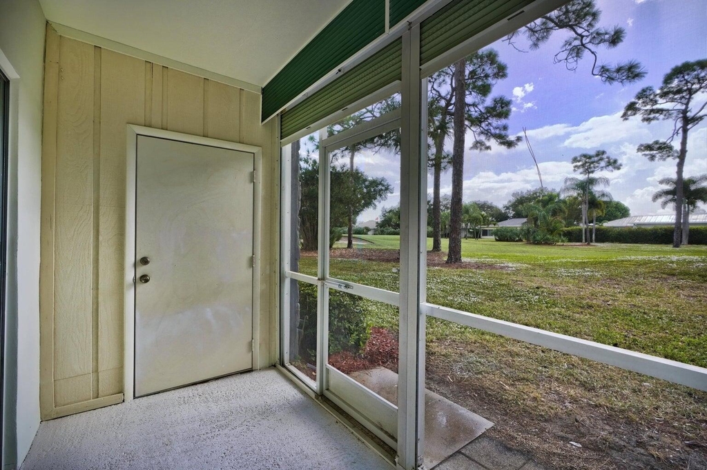 18081 Se Country Club Drive - Photo 16