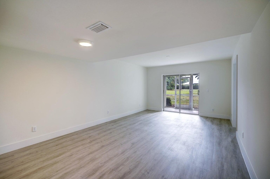 18081 Se Country Club Drive - Photo 19