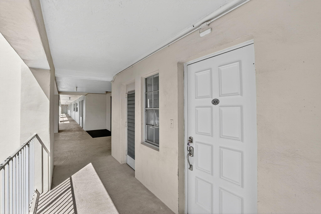 2651 S Palm Aire Drive S - Photo 31