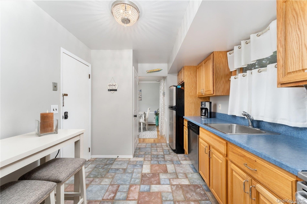 8 Wakeman Court - Photo 11