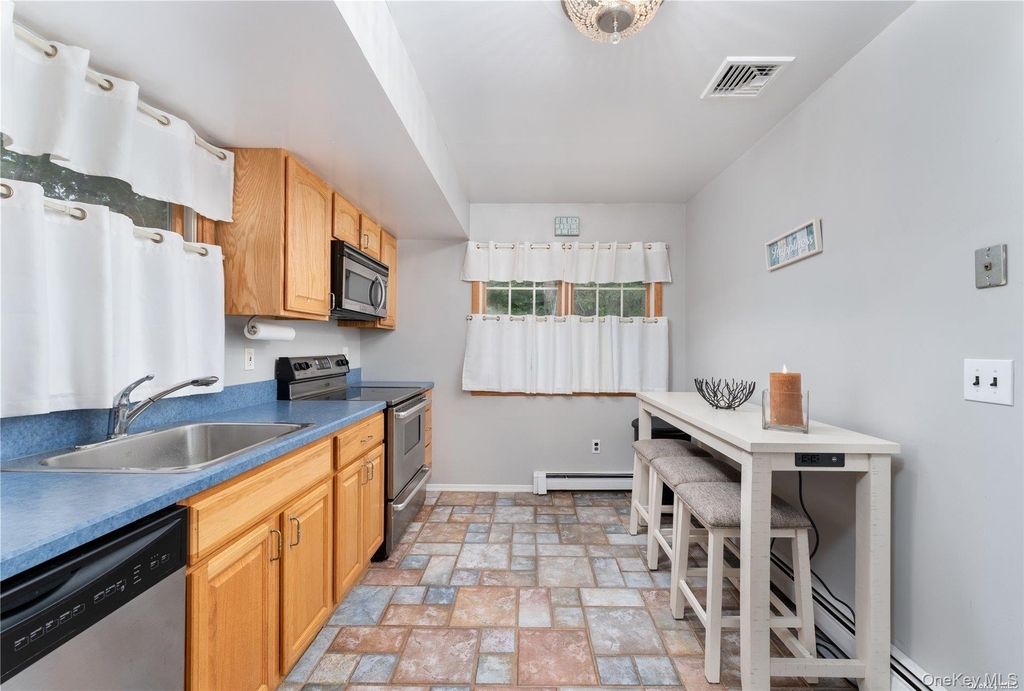 8 Wakeman Court - Photo 12