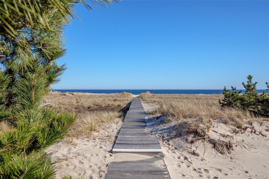 274 Dune Road - Photo 17