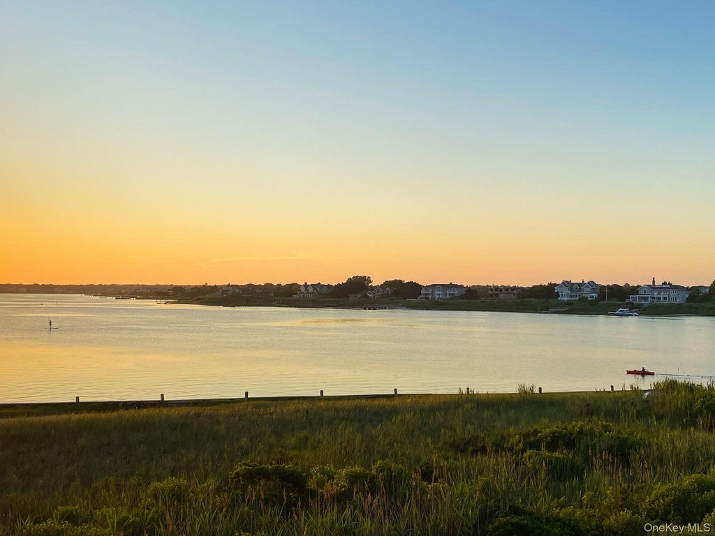 274 Dune Road - Photo 10