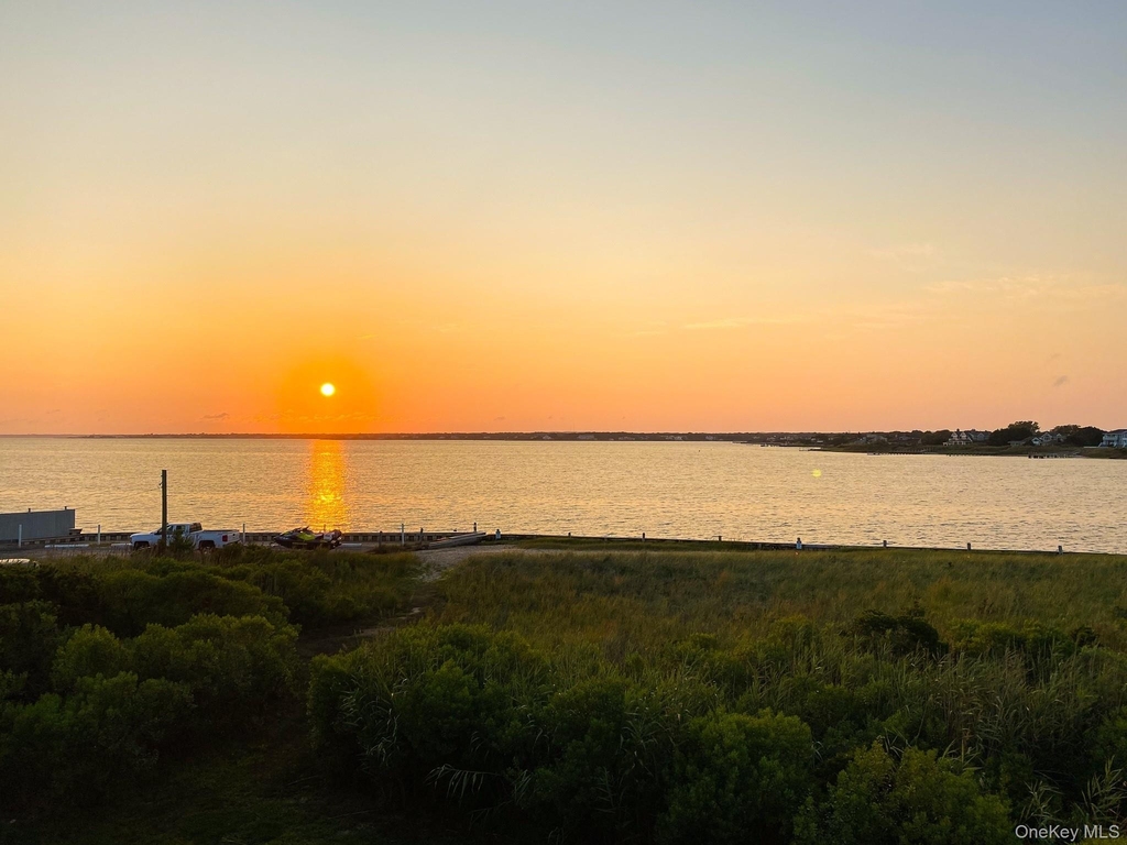 274 Dune Road - Photo 1
