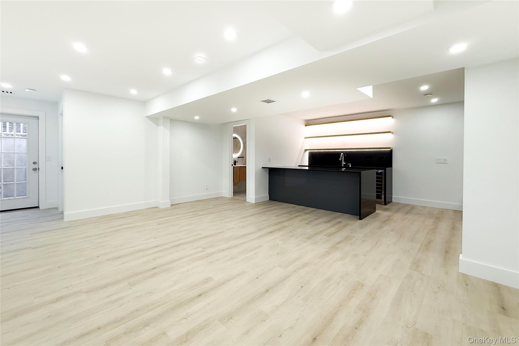 121 Ponquogue Avenue - Photo 16