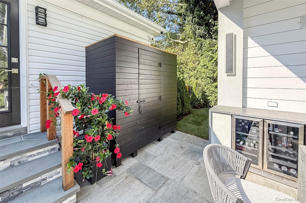 121 Ponquogue Avenue - Photo 24