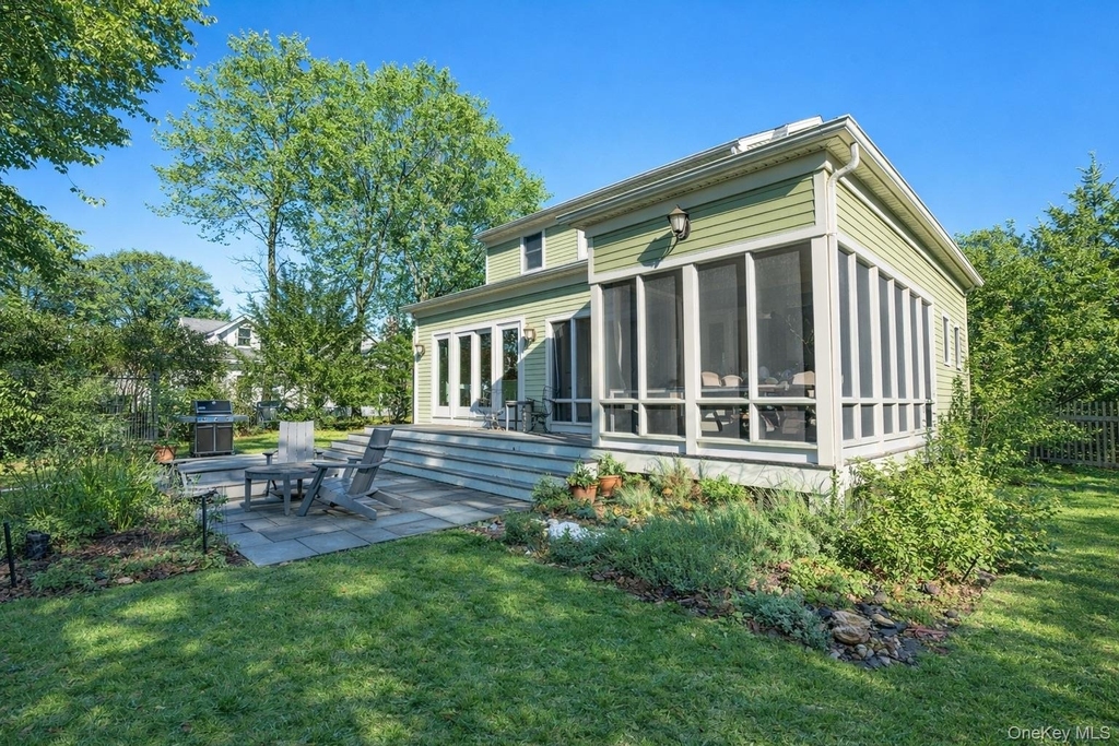 460 Bay Avenue - Photo 17