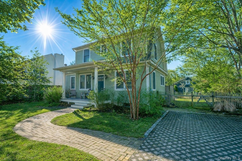 460 Bay Avenue - Photo 0