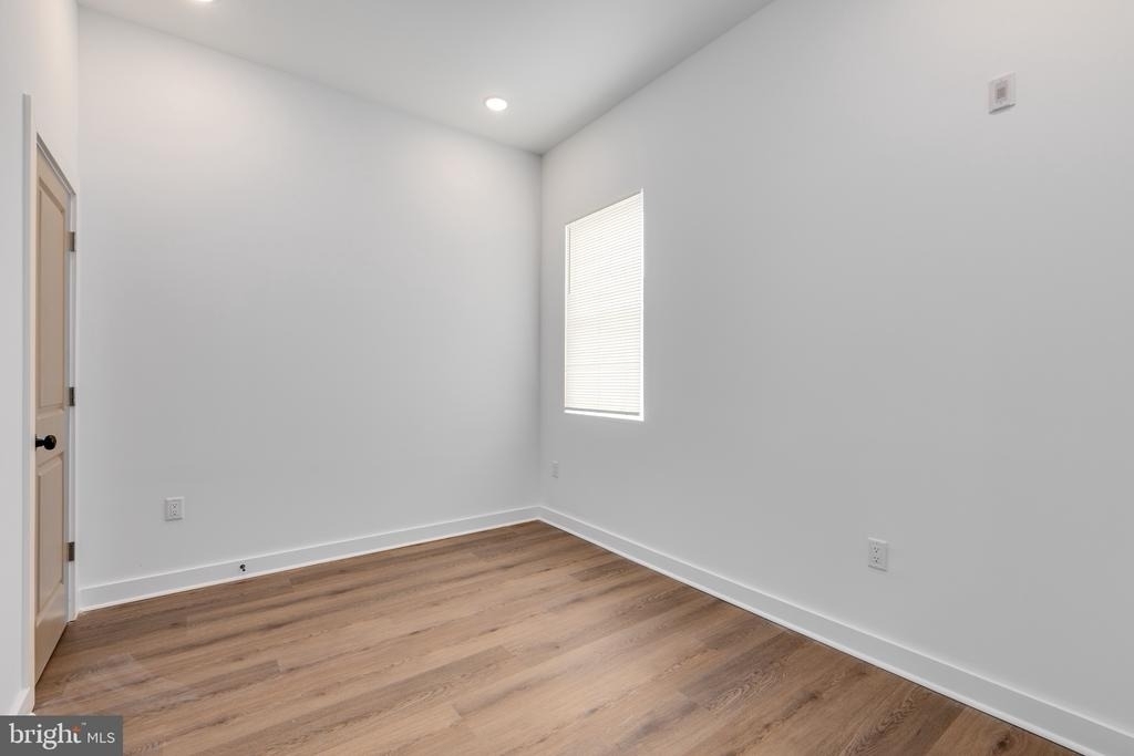 1917 W Susquehanna Avenue - Photo 5