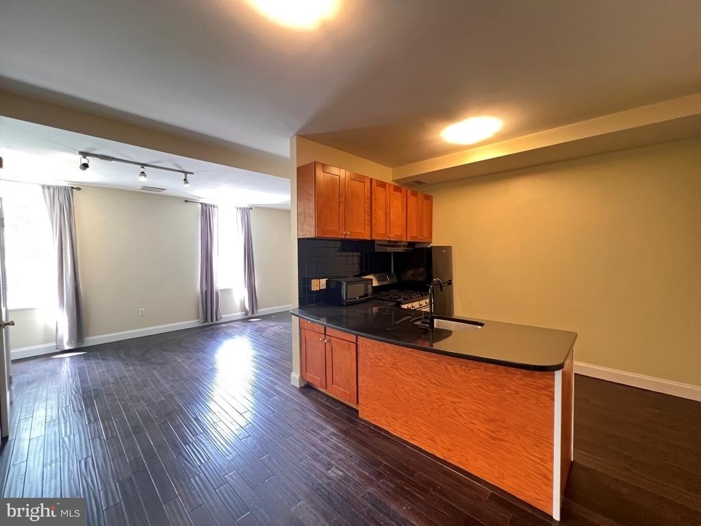 443 Fairmount Avenue - Photo 15