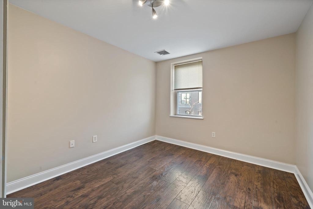 443 Fairmount Avenue - Photo 12