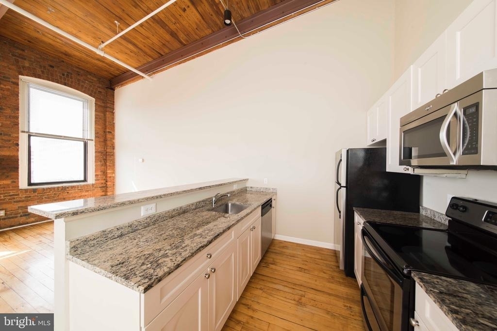 519 W Pratt Street - Photo 60