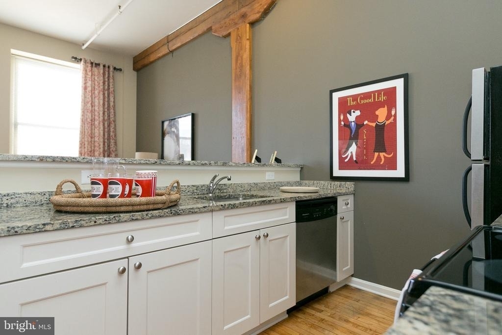 519 W Pratt Street - Photo 32