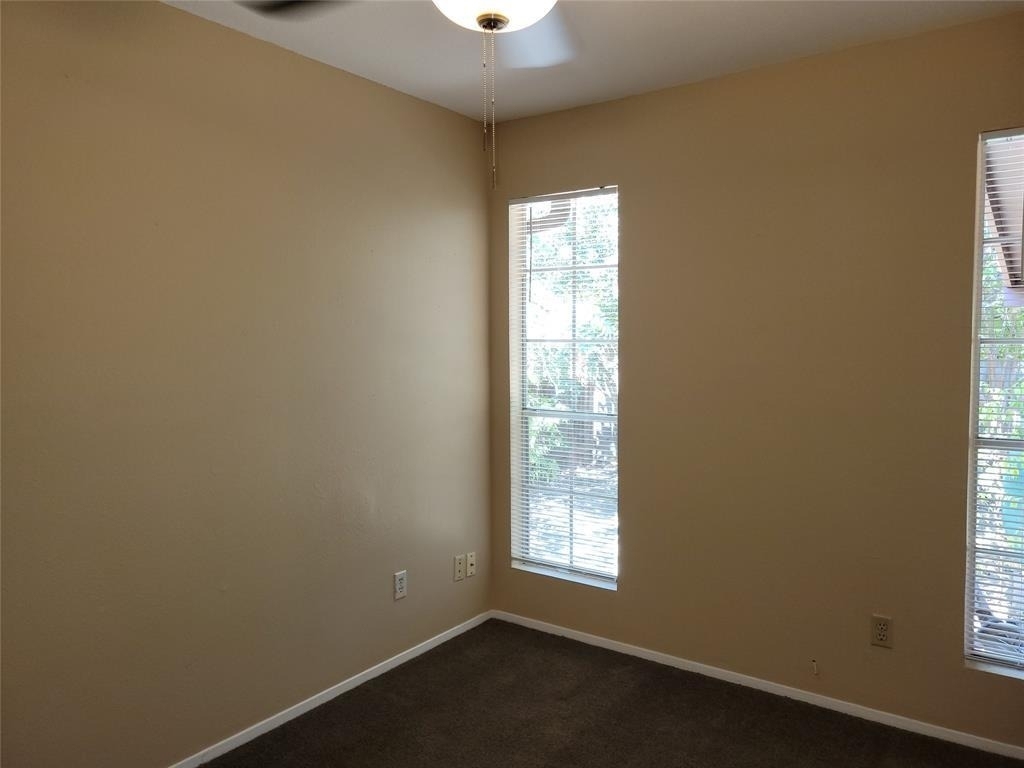 8802 Piney Point Dr - Photo 9