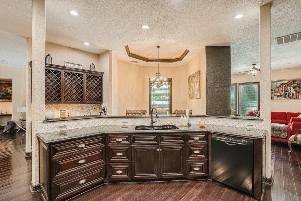 15207 Nightingale Ln - Photo 10