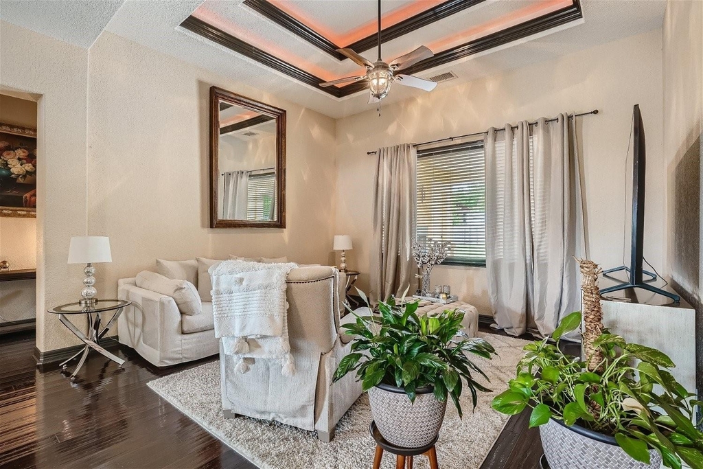 15207 Nightingale Ln - Photo 1