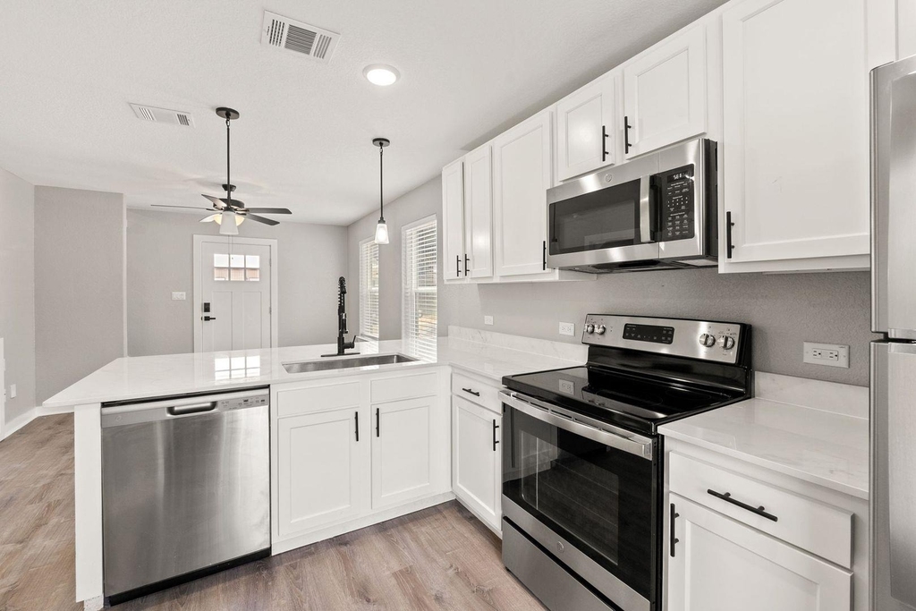 20 Tate Ln - Photo 1