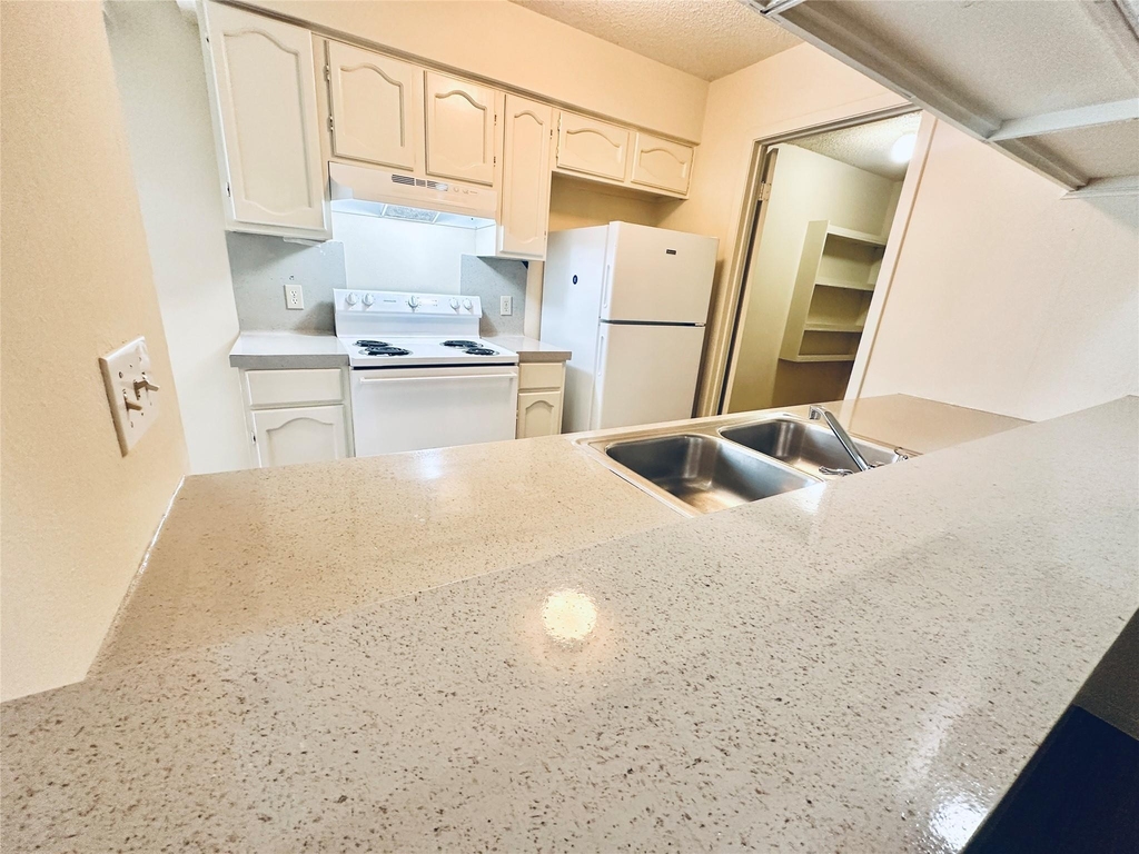 12504 Tree Line Dr - Photo 5