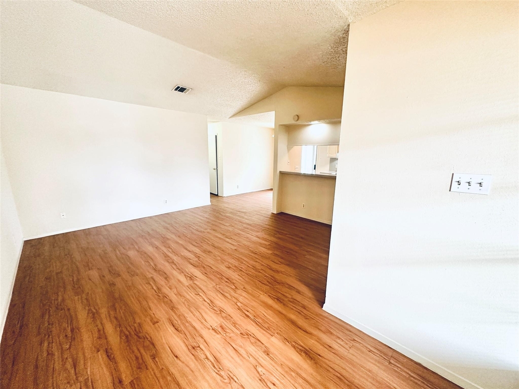 12504 Tree Line Dr - Photo 2