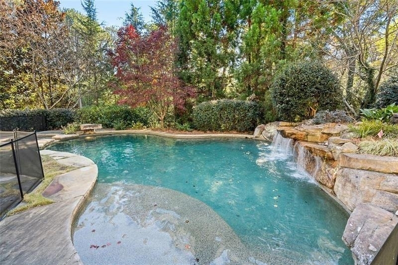 5000 Long Island Drive Nw - Photo 1