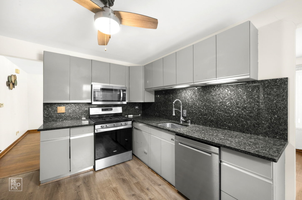 7218 W 110th Place - Photo 3