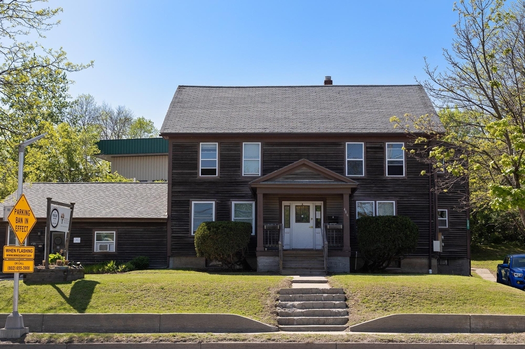 486 Main - Photo 3