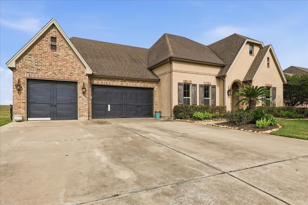 6470 Claybourn Drive Drive - Photo 0
