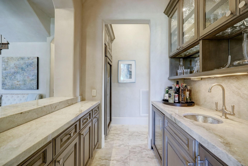 5610 Lynbrook Drive - Photo 10