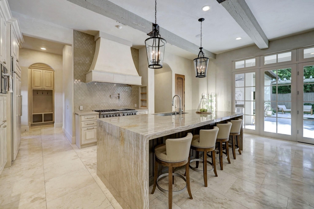 5610 Lynbrook Drive - Photo 2