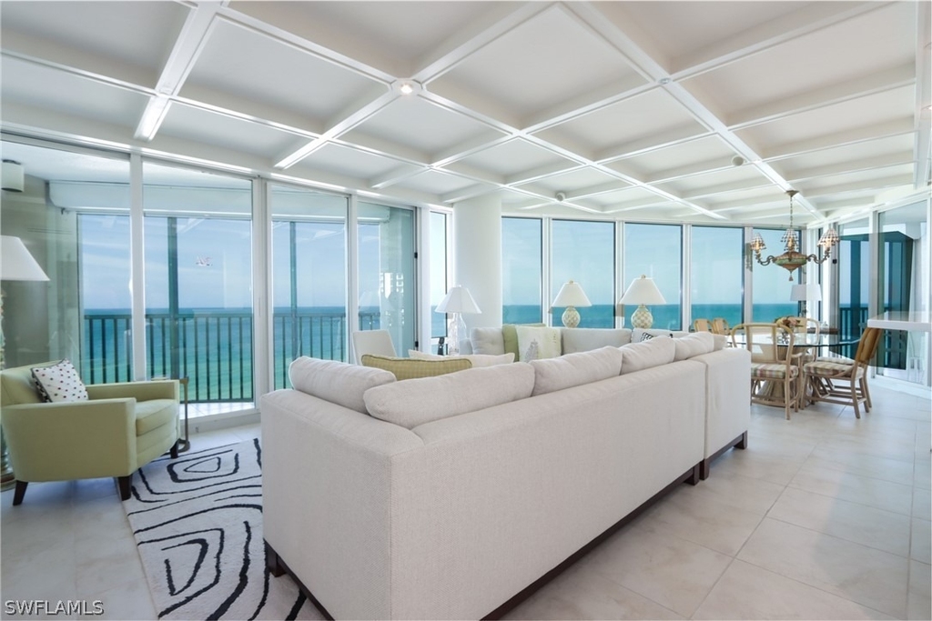 4651 Gulf Shore Boulevard N - Photo 3