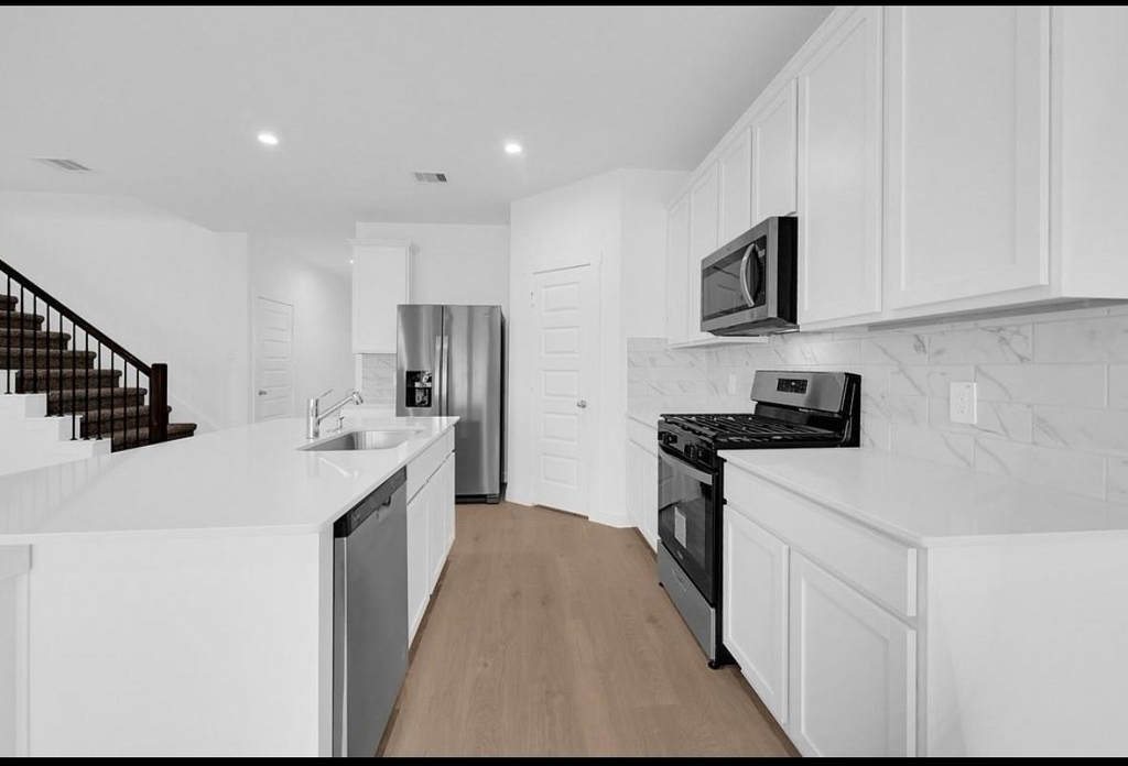 31827 Kellan Grove Court - Photo 4