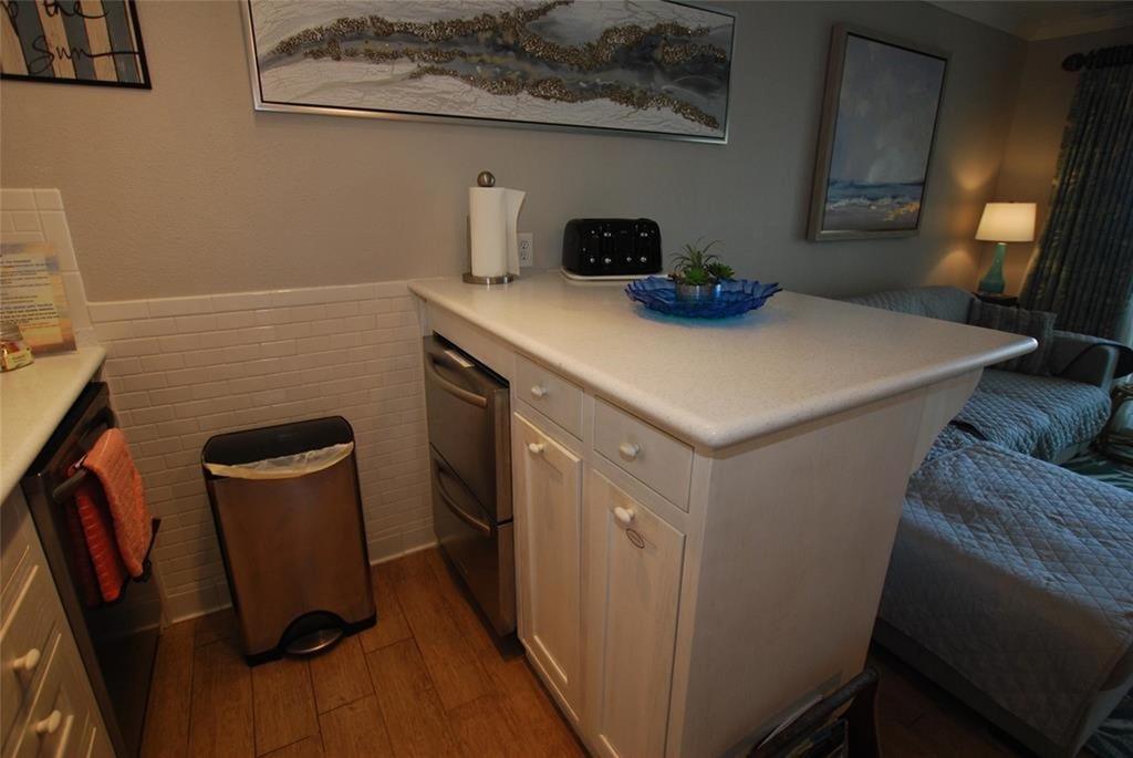 6300 Seawall Boulevard - Photo 9