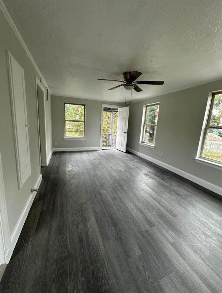 702 Rosedale Street - Photo 2