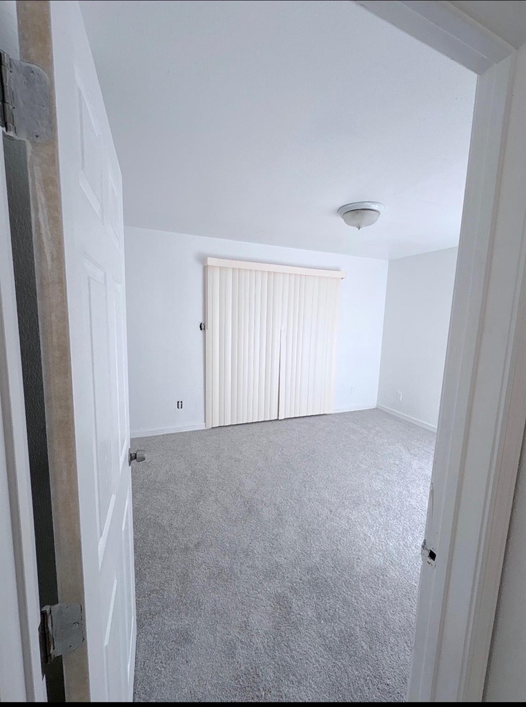 5625 Antoine Drive - Photo 4
