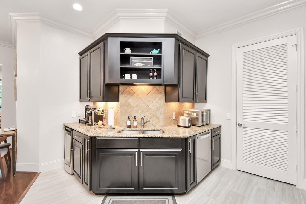 2120 Kipling Street - Photo 6