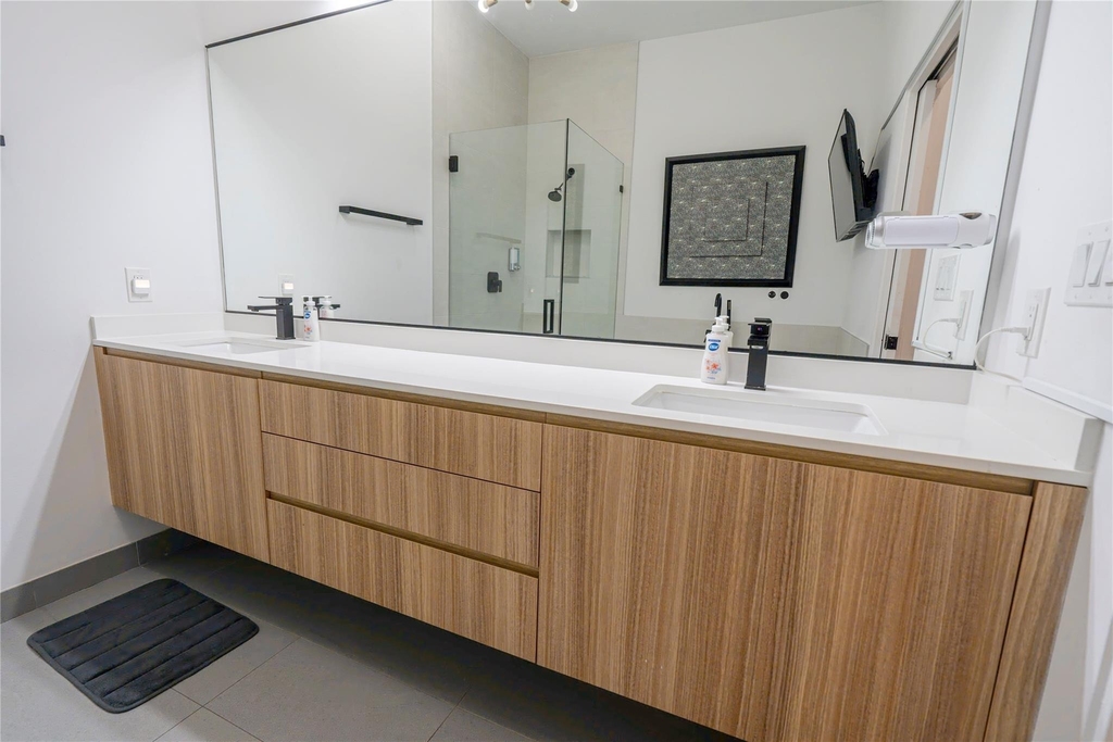 709 Memorial Heights Drive - Photo 31