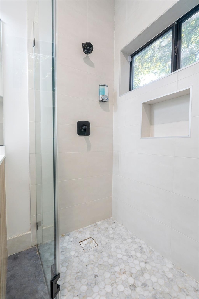 709 Memorial Heights Drive - Photo 40