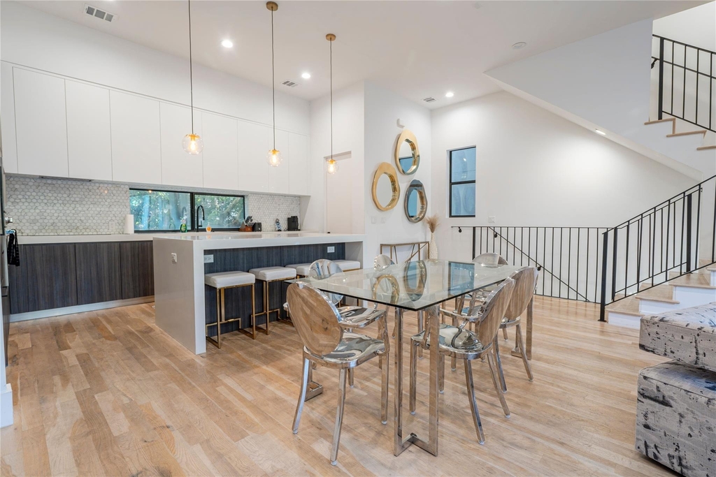 709 Memorial Heights Drive - Photo 12
