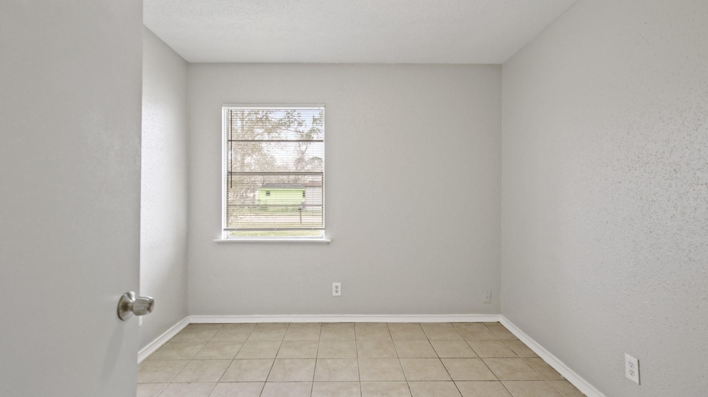 612 Marshall Road - Photo 5