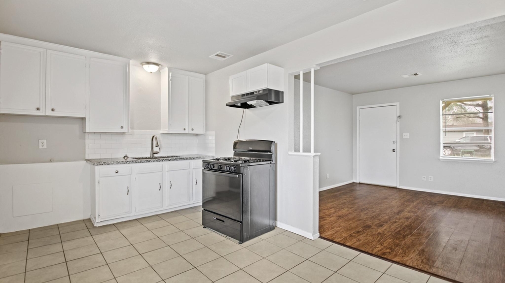 612 Marshall Road - Photo 3