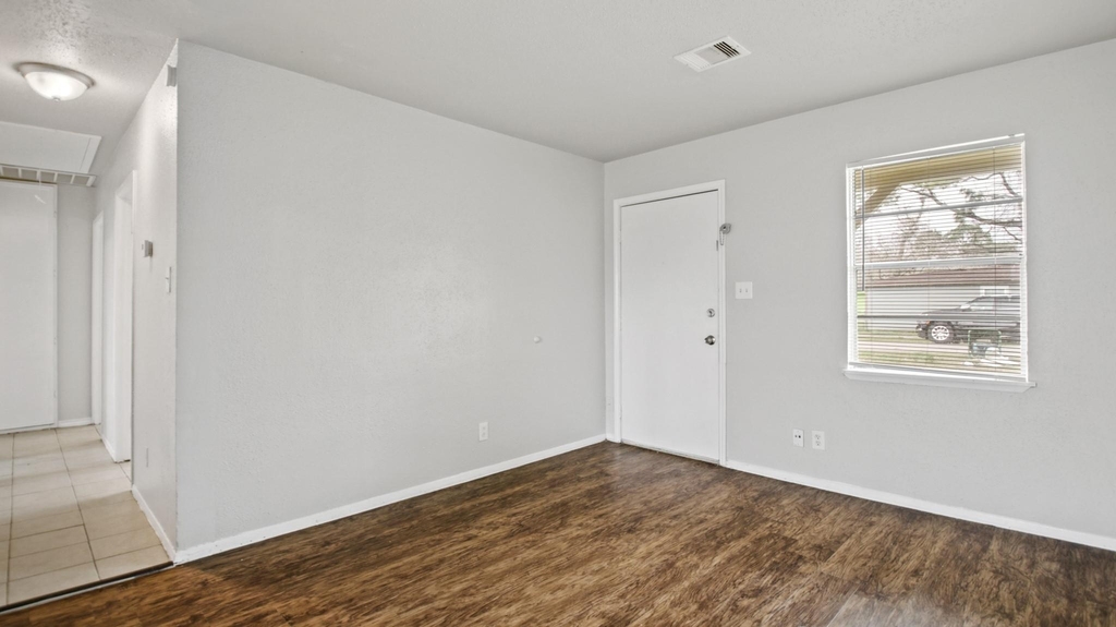612 Marshall Road - Photo 2