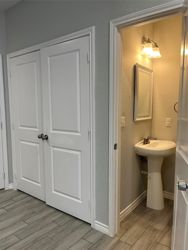 10978 Maywood Street - Photo 11